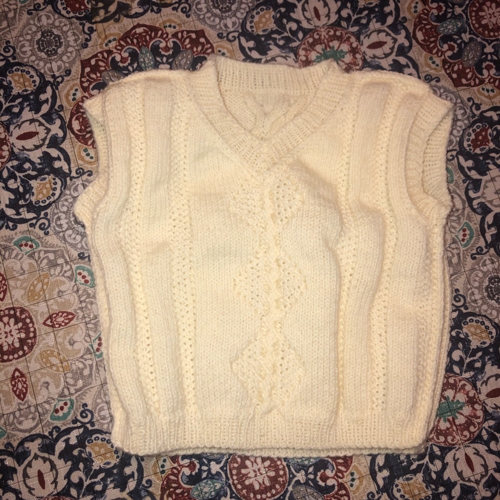 Hand kitted vest